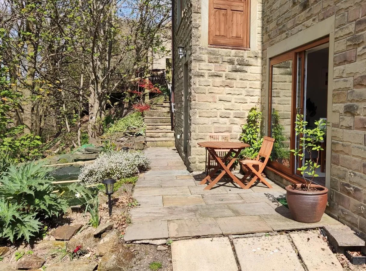 Wood Bank Studio Apartment Holmfirth